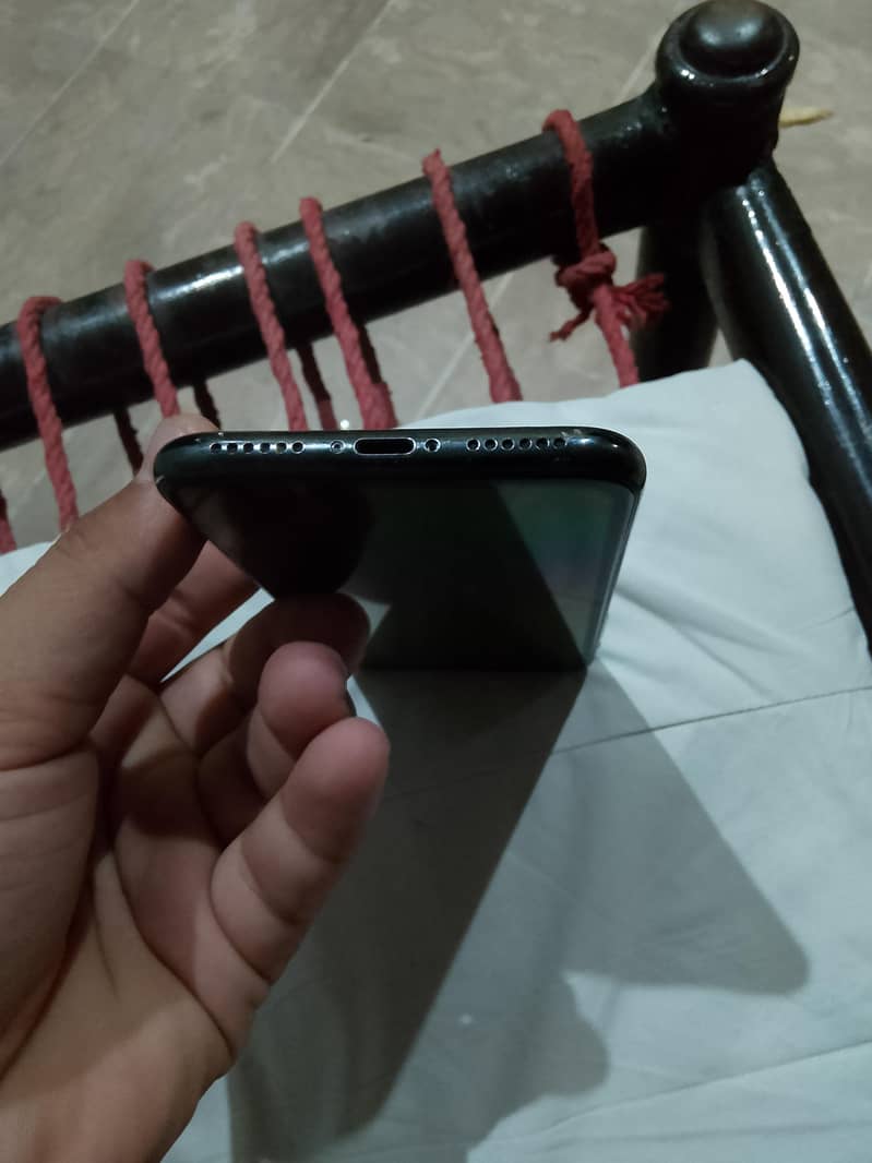 Apple iPhone X 3