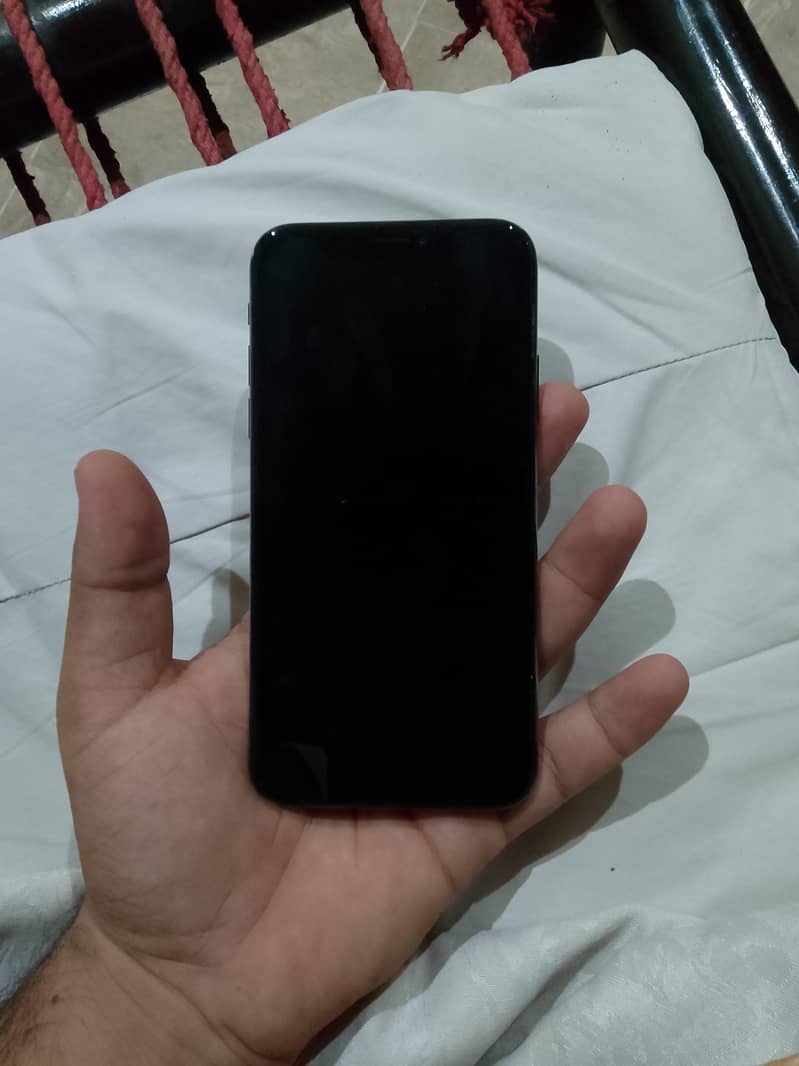 Apple iPhone X 4