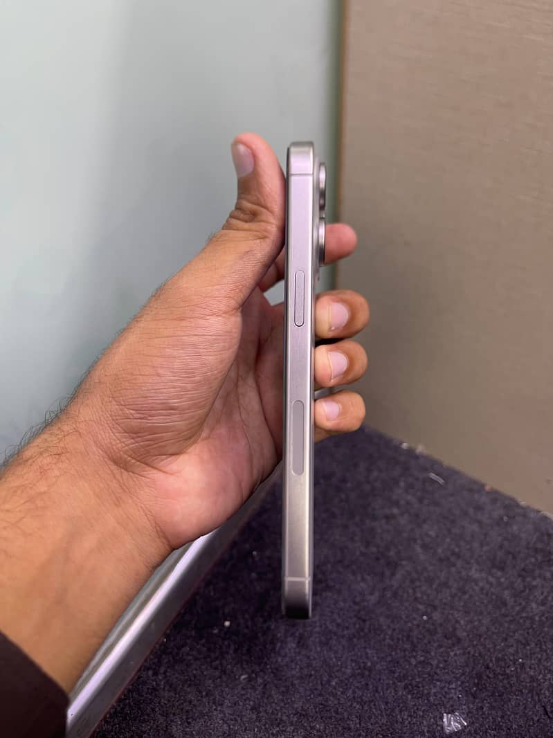 Apple iPhone 15 Pro Max 1
