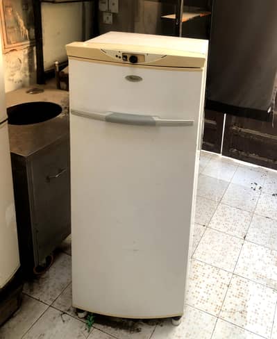 used Fridge available in good working condition