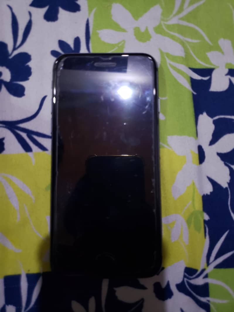 Apple iPhone 8 1
