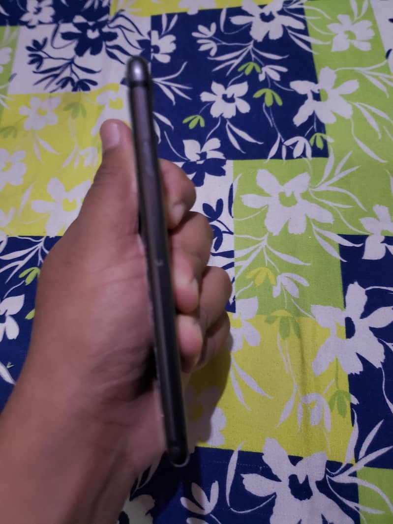 Apple iPhone 8 2