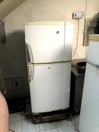 used Fridge available in good working condition
