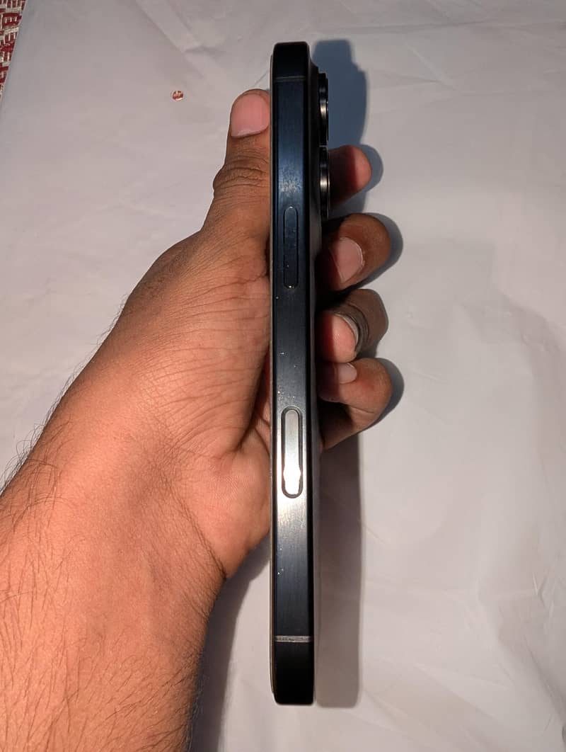 Apple iPhone 16 Pro jv 1