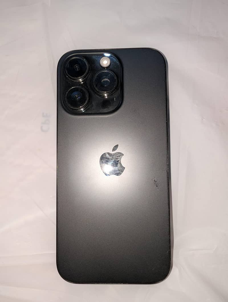 Apple iPhone 16 Pro jv 2