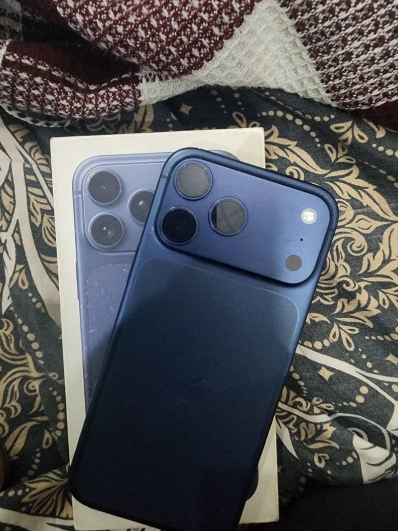Apple iPhone 17 Pro Max 0