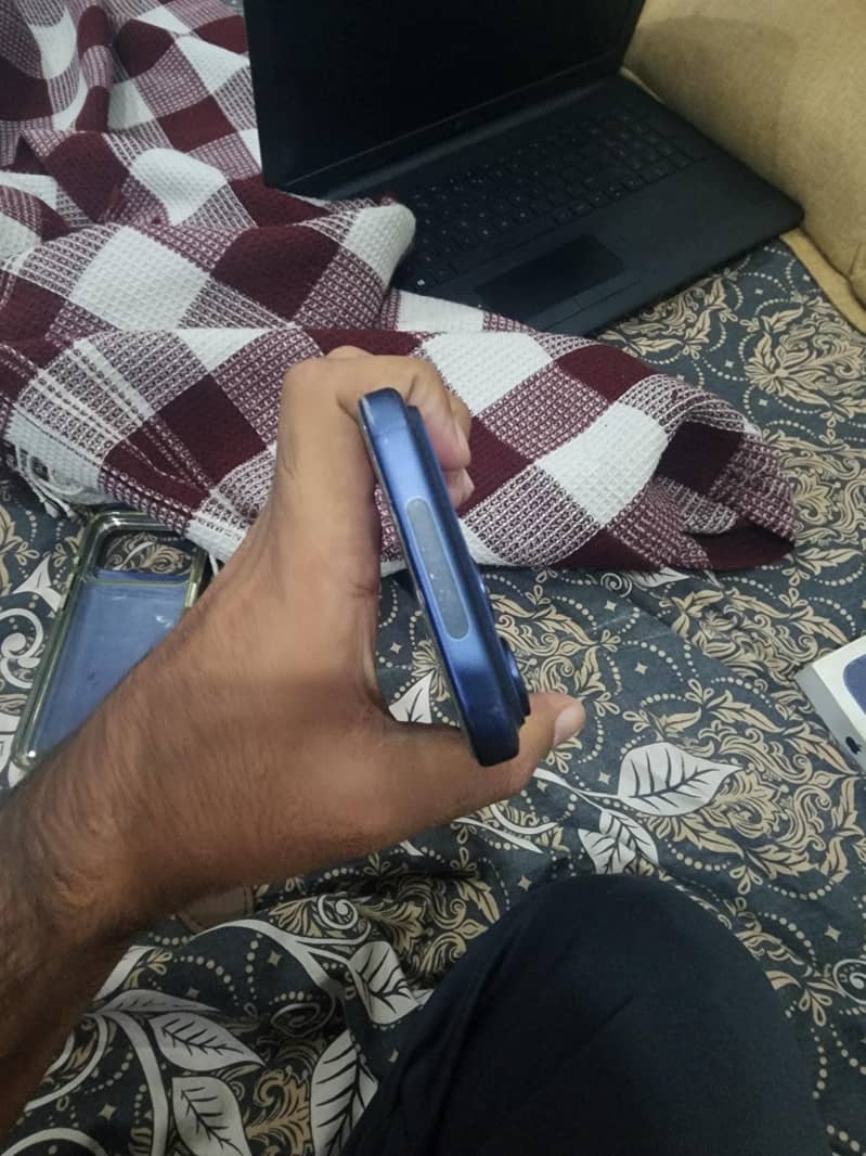 Apple iPhone 17 Pro Max 4