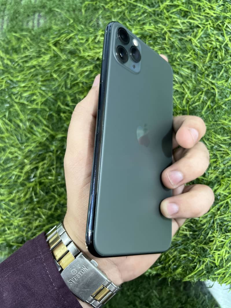 Apple iPhone 11 Pro Max 1