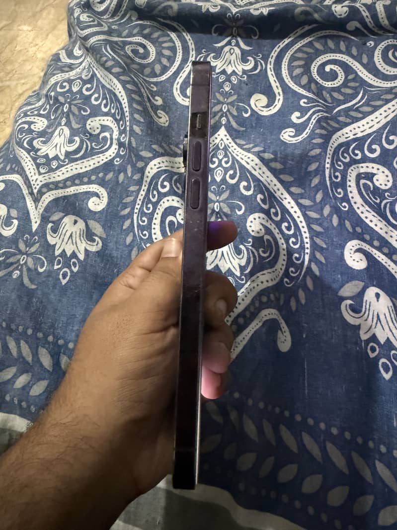 Apple iPhone 14 Pro Max 0
