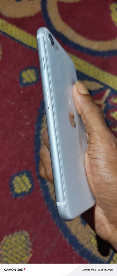 Apple iPhone SE 2020 : 2G; Non PTA factory unlock 64GB
