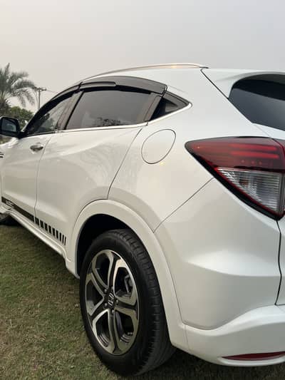 Honda vezel 15/16/16 tayal j