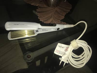 M. A. C Hair Crimper New