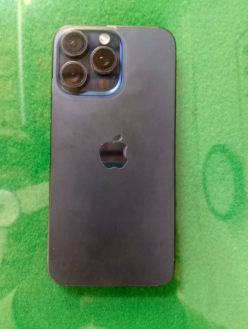 Apple iPhone 15 Pro Max 1