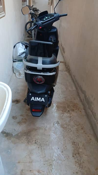 700 KM DEIVEN EV SCOOTY NEW