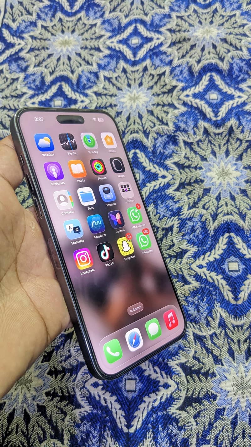 Apple iPhone 14 Pro Max 1