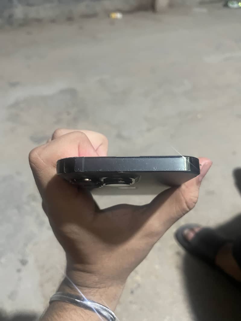 Apple iPhone 13 Pro 0