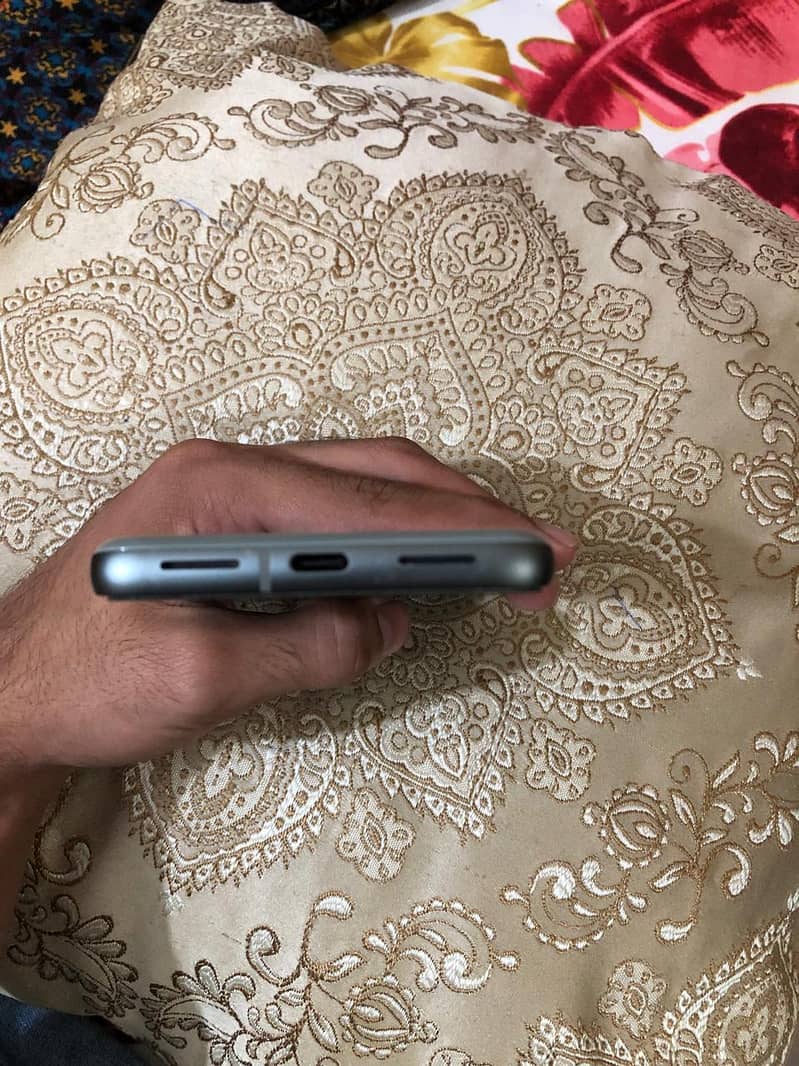 Google Pixel 8 5