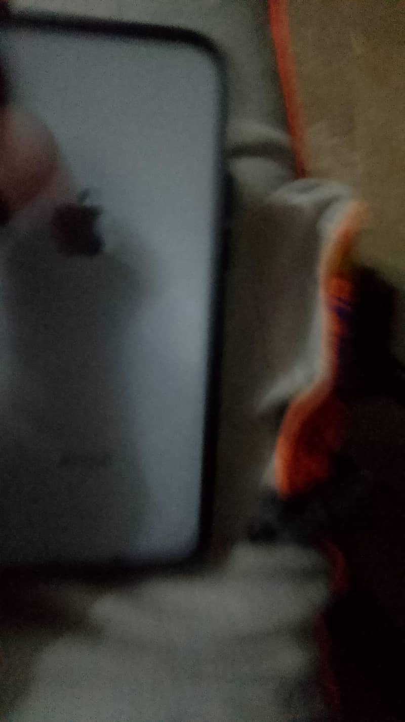 Apple iPhone X 4