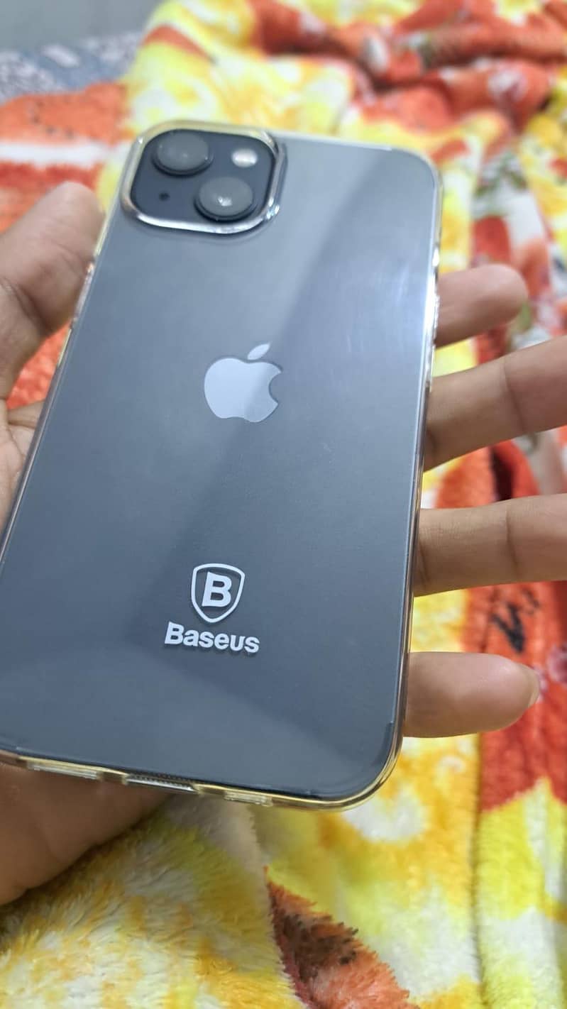 Apple iPhone 13 2