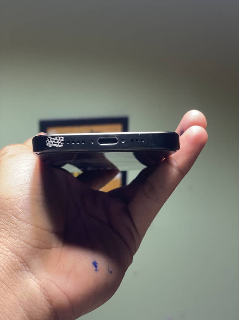 Apple iPhone 15 Pro 2