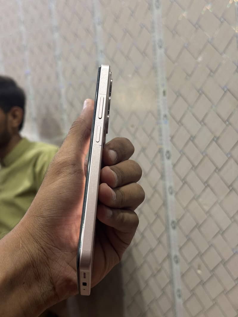 Realme C75x 3