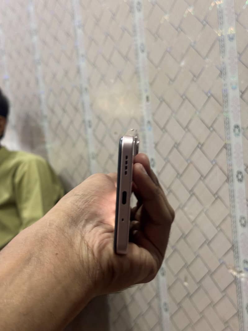 Realme C75x 4