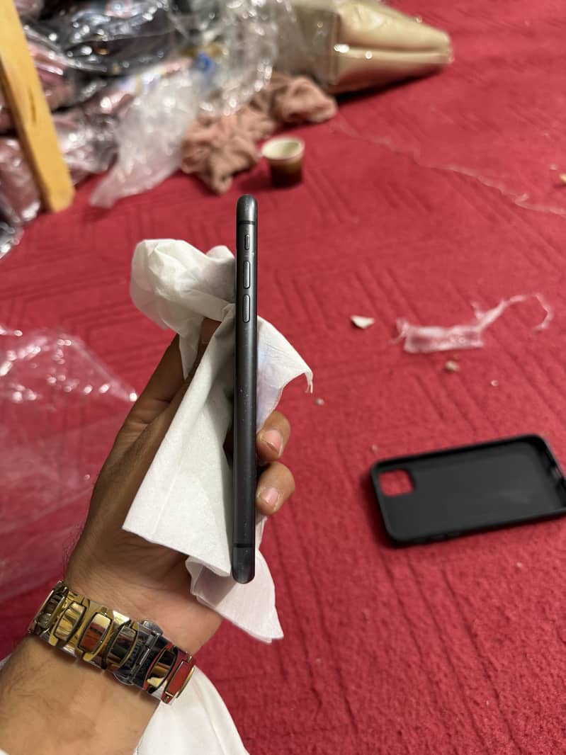 Apple iPhone 11 5