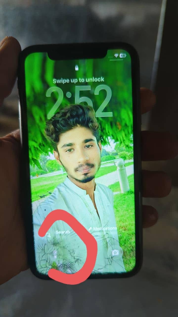 Apple iPhone 11 4