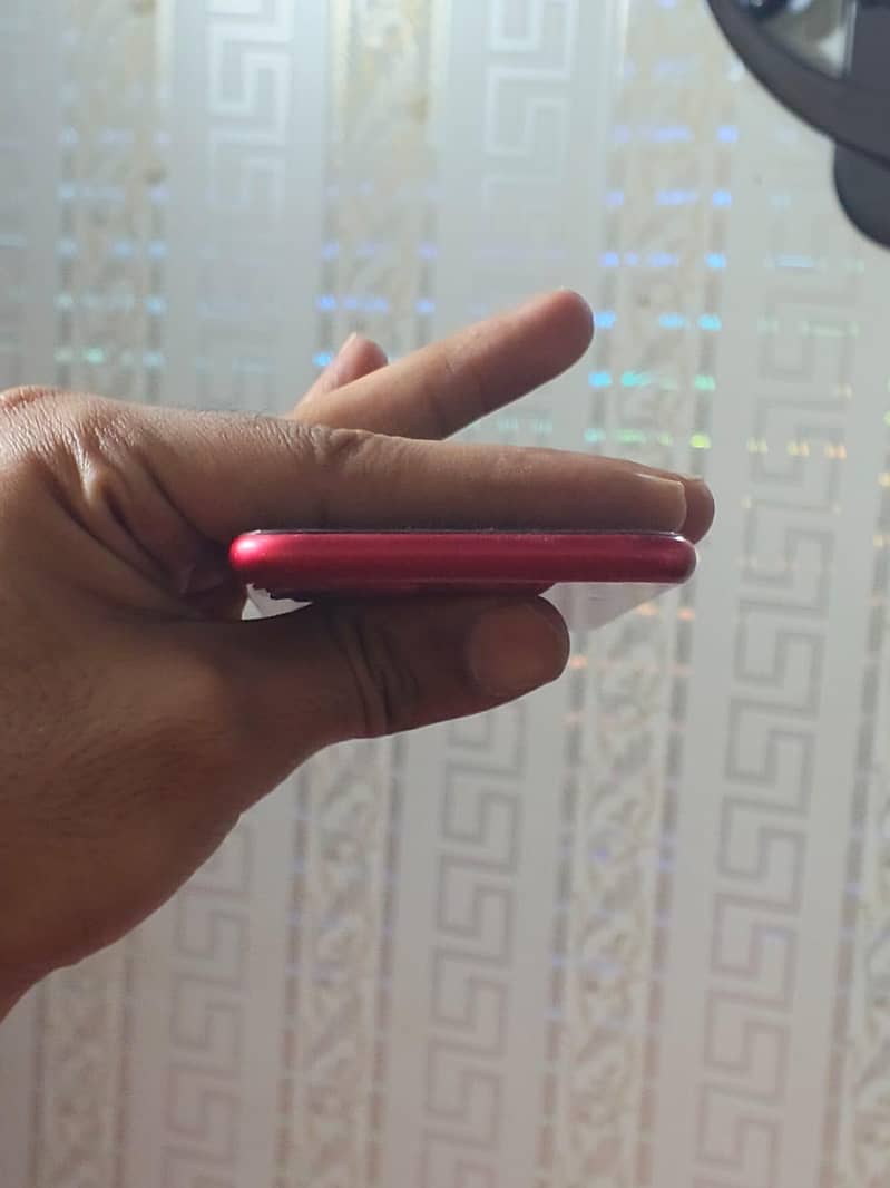 Apple iPhone 11 4