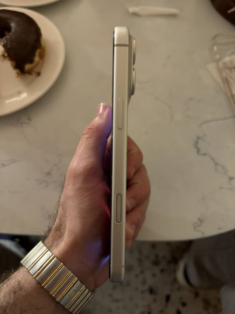 Apple iPhone 17 Pro Max 2