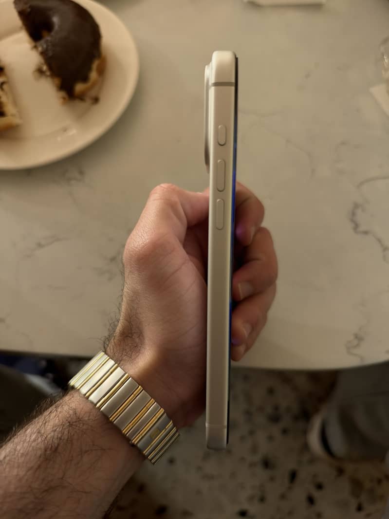 Apple iPhone 17 Pro Max 3