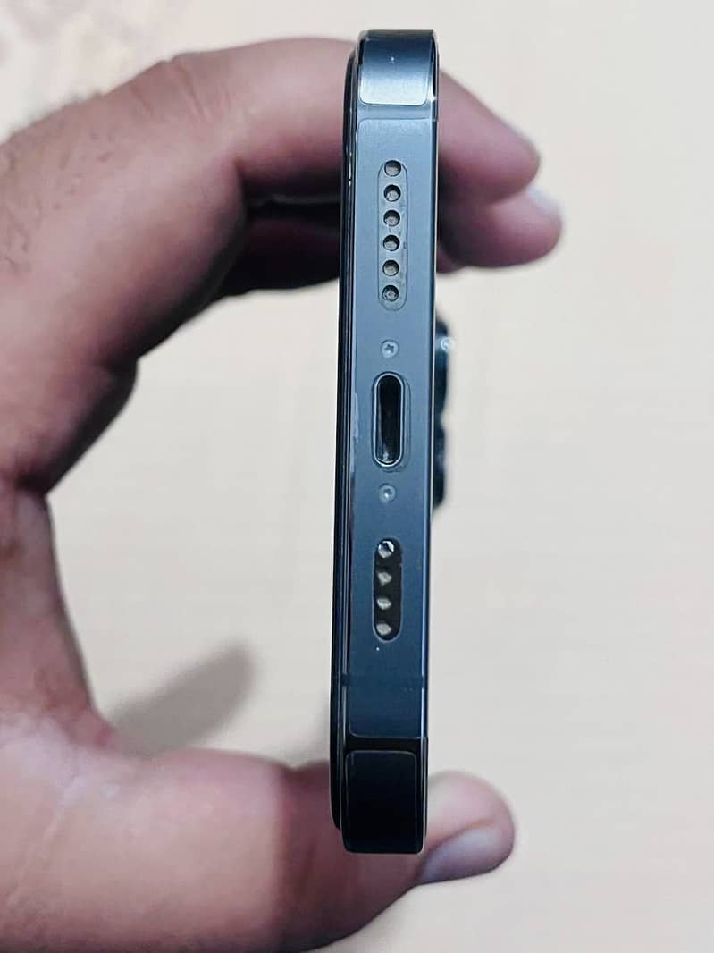 Apple iPhone 13 Pro Max 4
