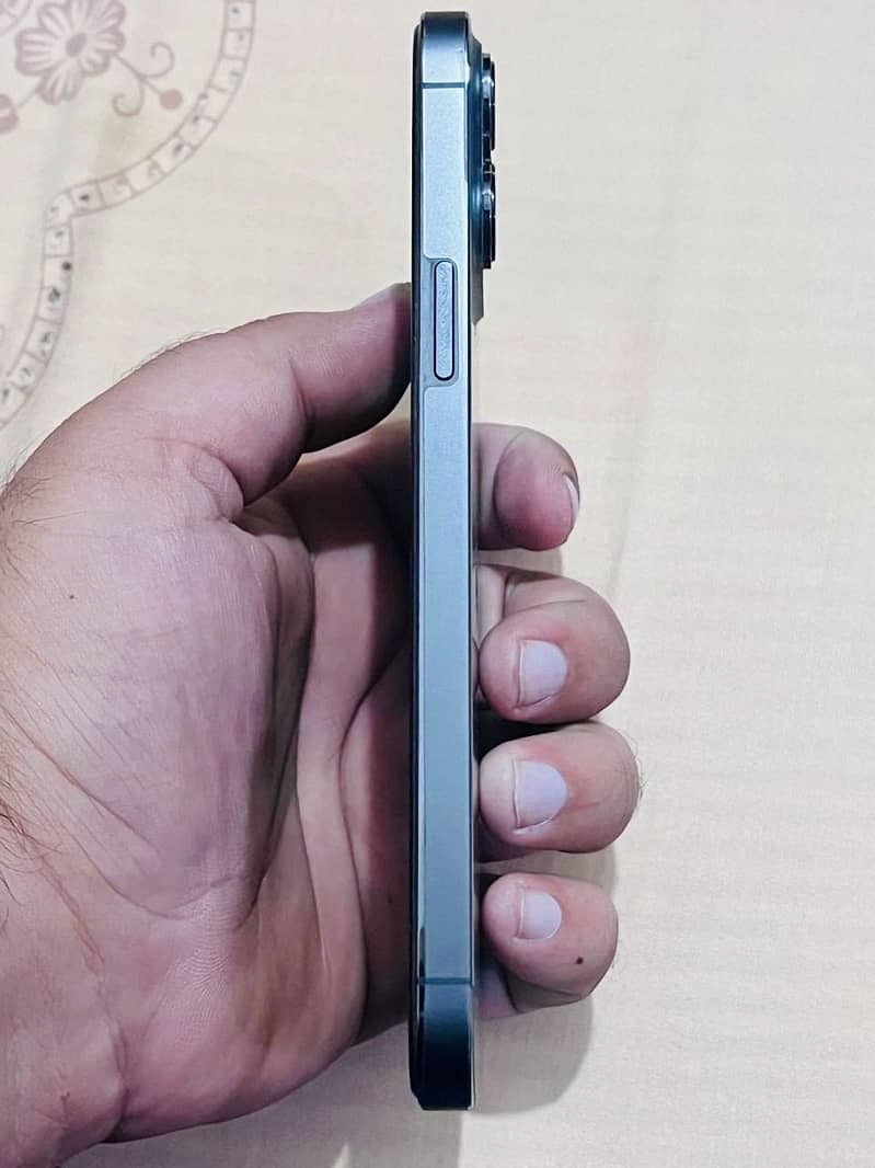 Apple iPhone 13 Pro Max 5