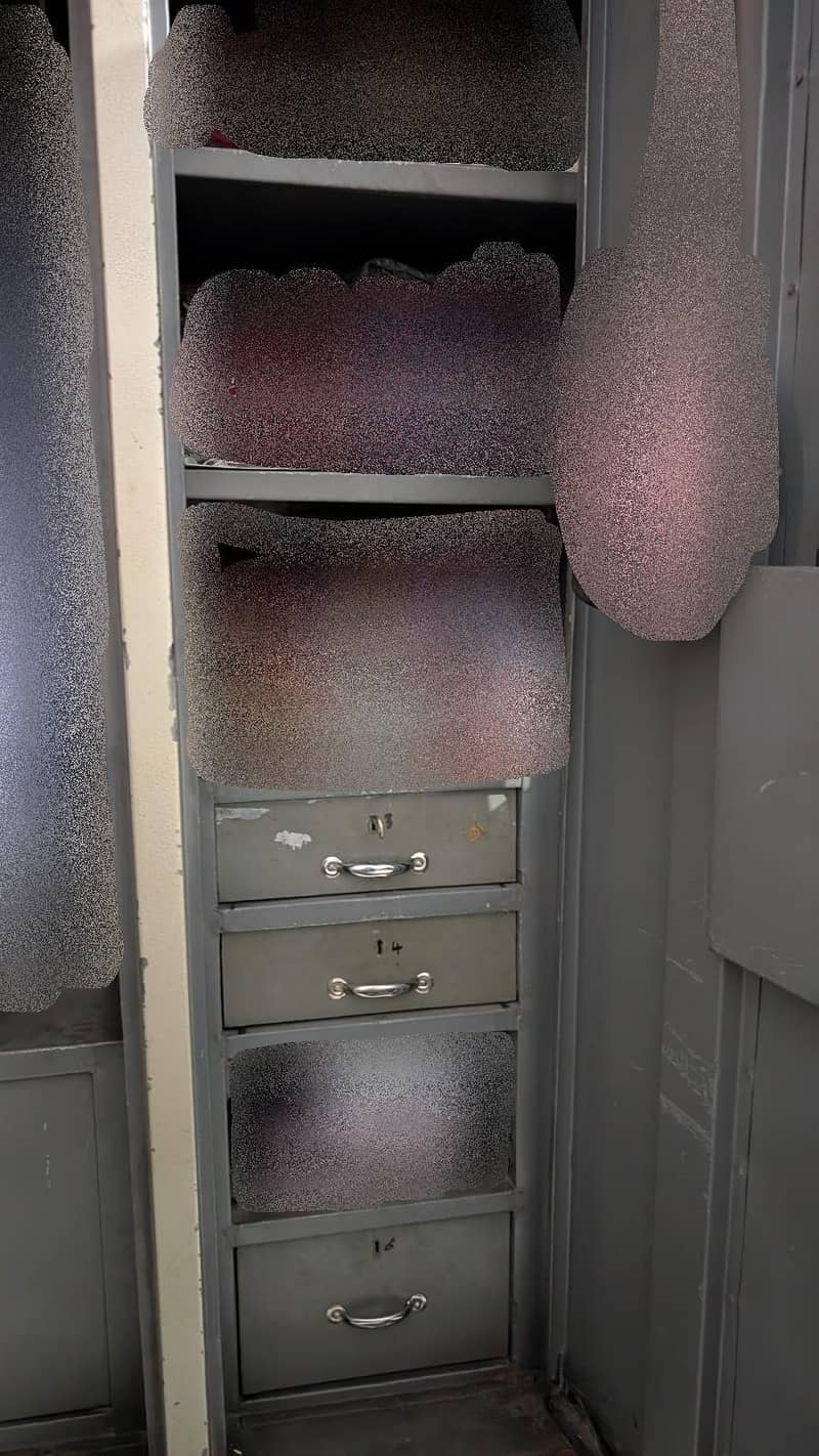 3 DOOR SAFE ALMARI 1