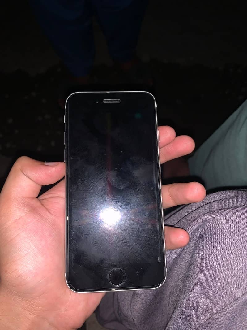 Apple iPhone SE 3