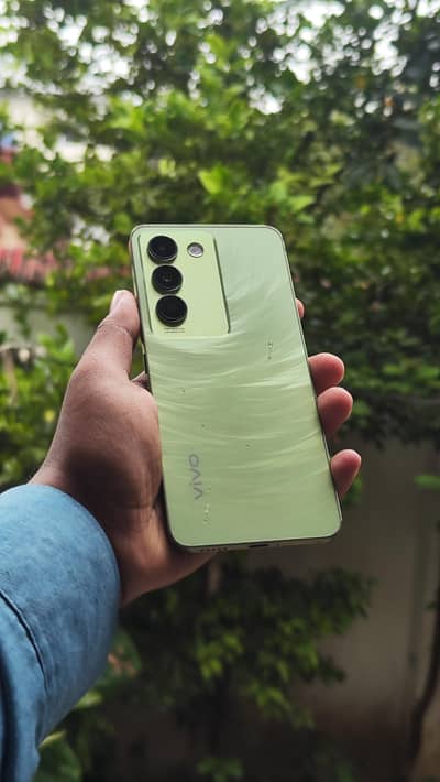 Vivo Y100