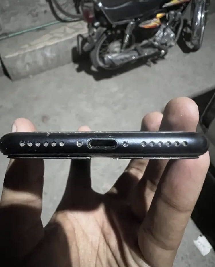 Apple iPhone SE 3
