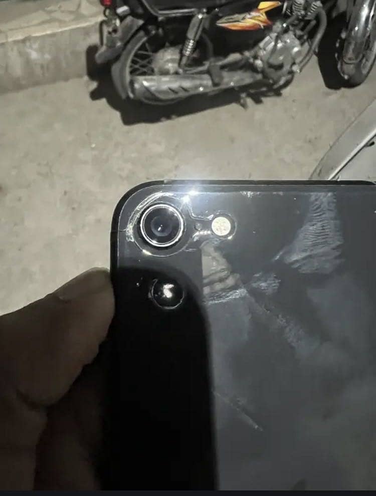 Apple iPhone SE 6