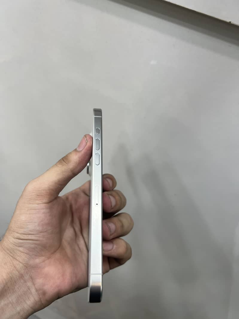 Apple iPhone 15 Pro Max 1
