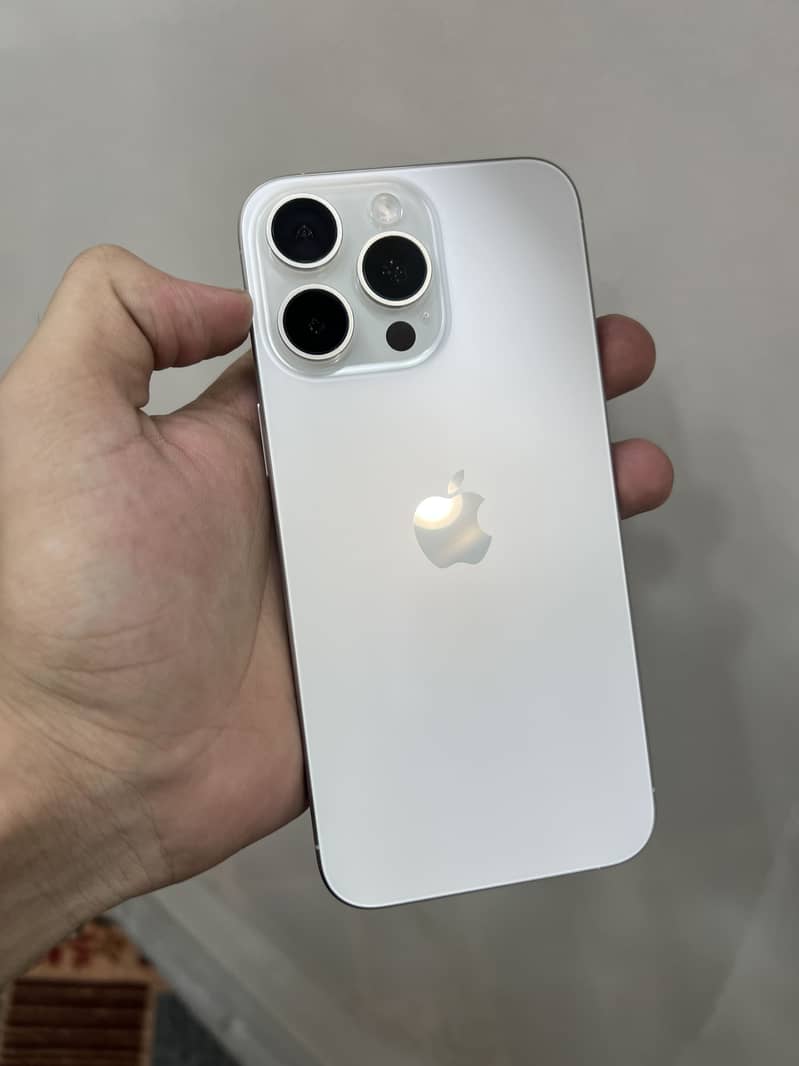 Apple iPhone 15 Pro Max 5