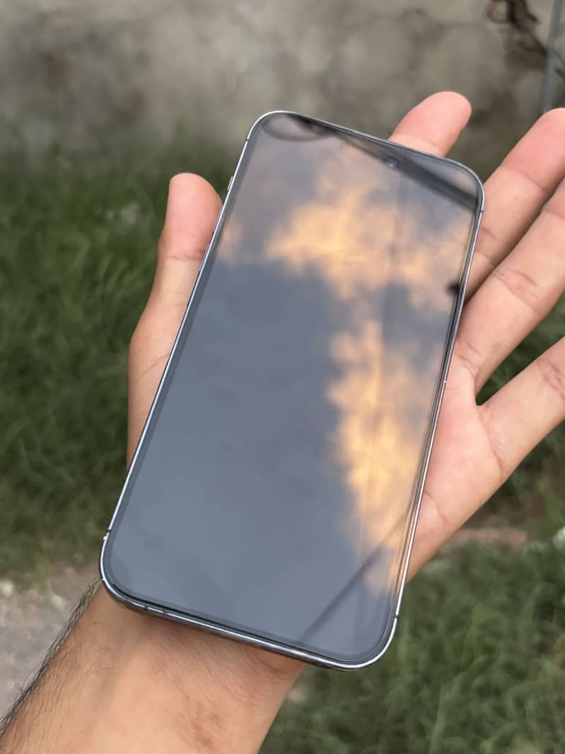 Apple iPhone 14 Pro Max 2