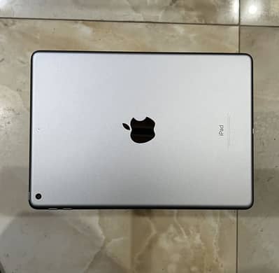 Apple IPad 6 Generation new 10/10
