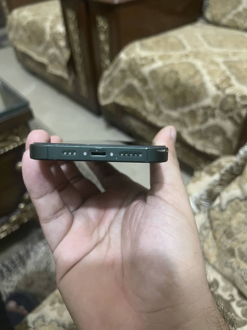 Apple iPhone 13 3