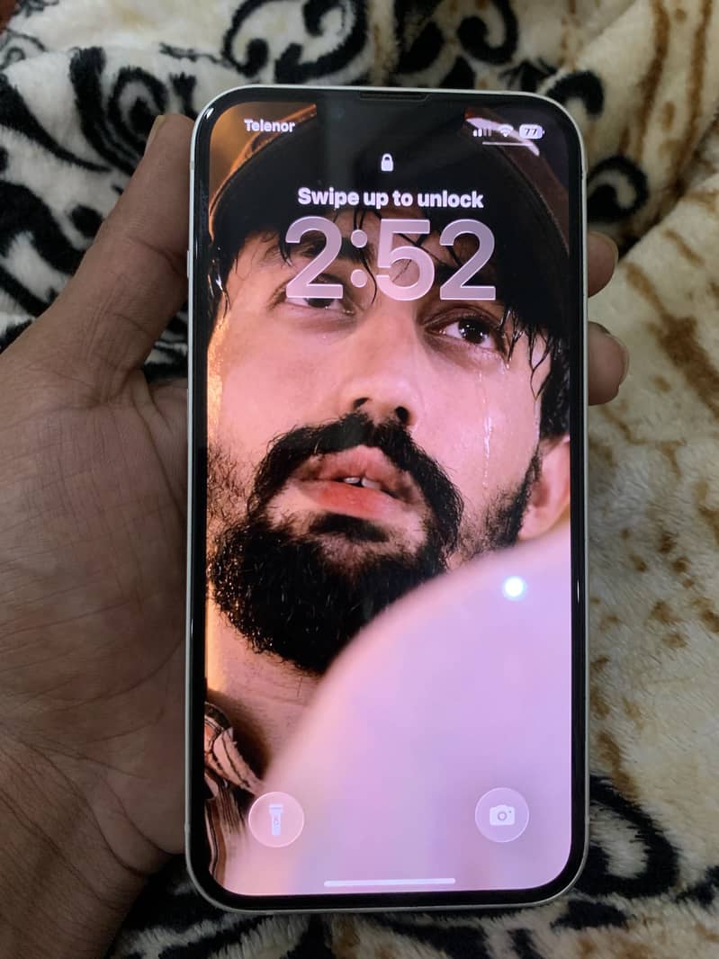 Apple iPhone 13 2