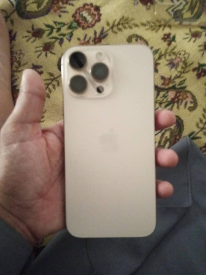 Apple iPhone 16 Pro Max 3