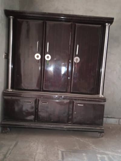 3 Door Safe Almari / Wardrobe