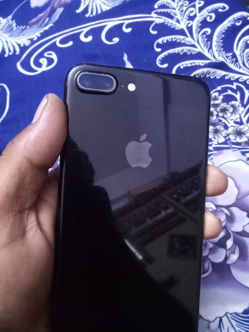 Apple iPhone 7 Plus 6