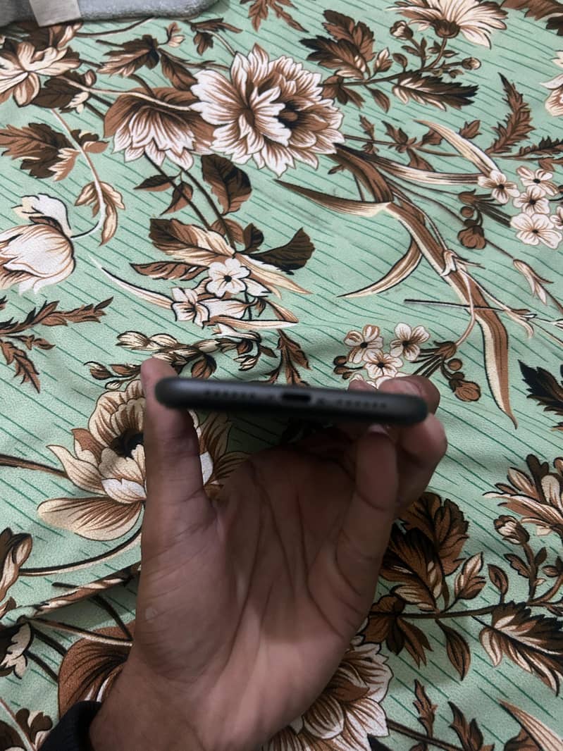 Apple iPhone 11 5