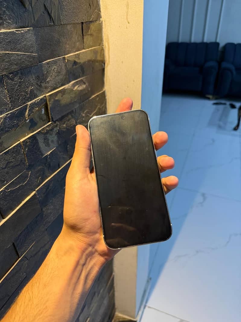 Apple iPhone 14 Pro Max 2