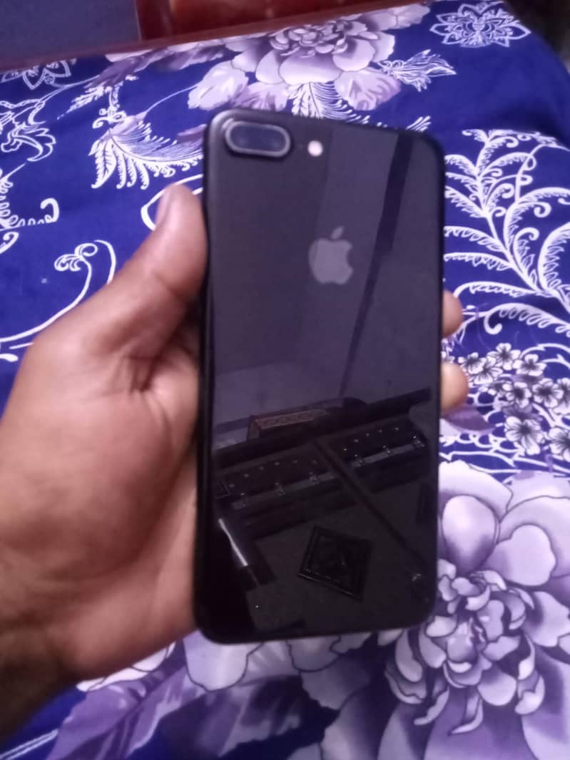 Apple iPhone 7 Plus 3